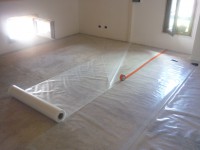 /album/posa-pavimento-in-laminato-ditta-tarkett-832-decoro-acero-beige-con-battiscopa-in-acero/p1060384-jpg/